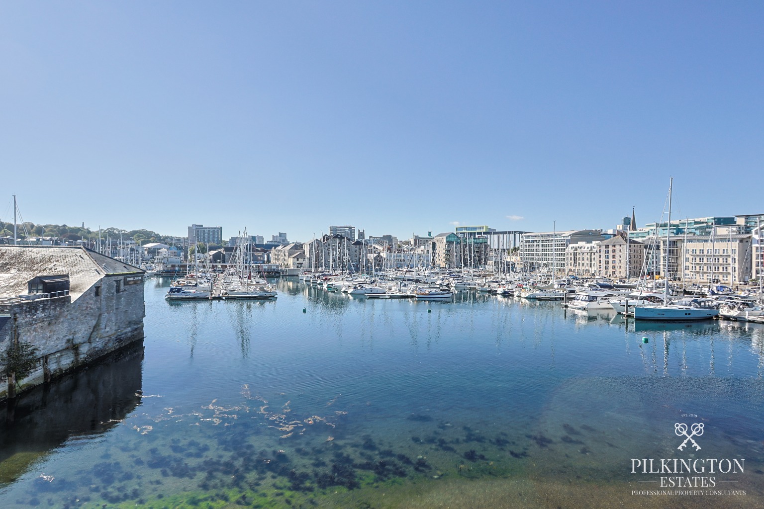 Stunning Waterside Apartment with West-Facing Sun Terrace & Uninterrupted Marina Views Property image 15