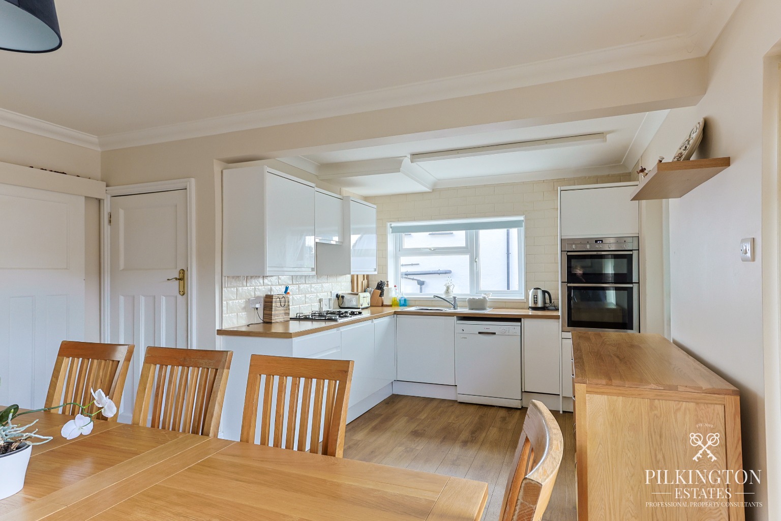 Spacious Three-Bedroom Home in a Quiet Private Cul-de-Sac PL6 Property image 4