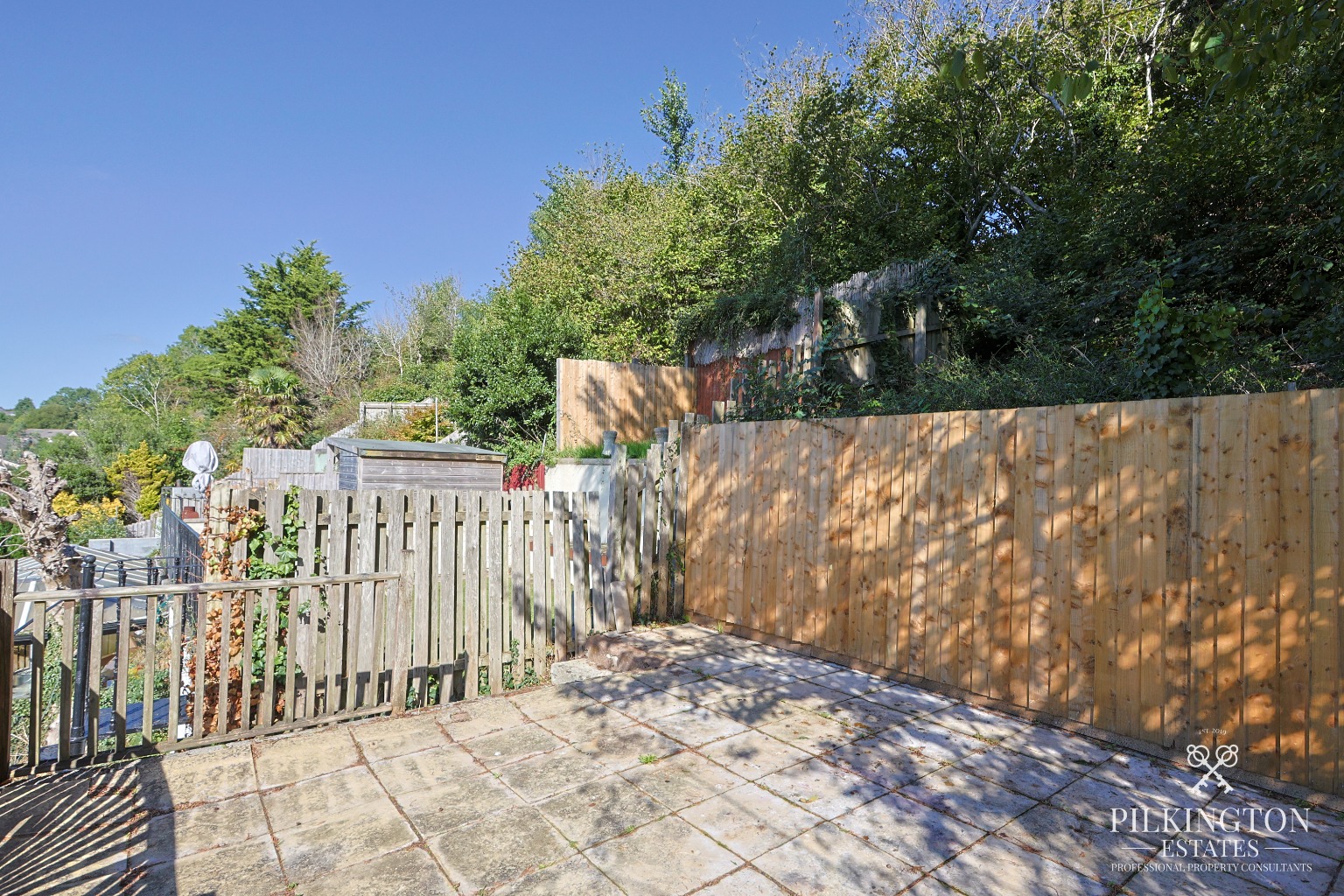 Spacious Three-Bedroom Home Over Three Floors with Garage, Driveway & Tiered Garden Property image 10