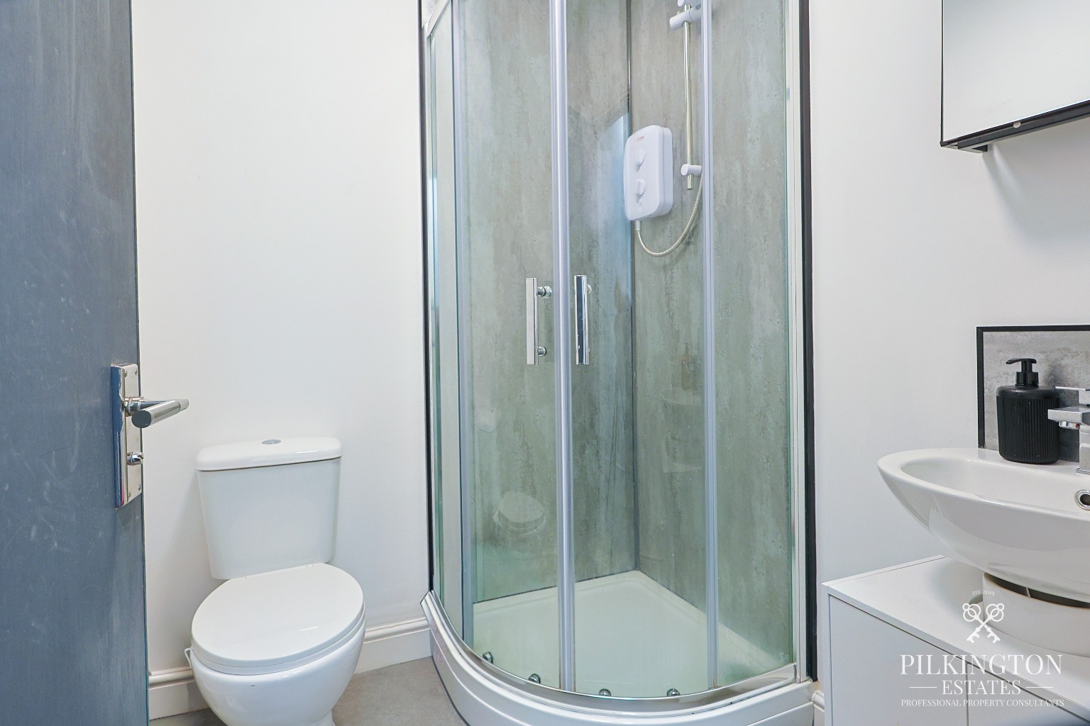 Recently Refurbished 6-Bed HMO £39,120 Annual Income License in Place - Vacant Possession Property image 8