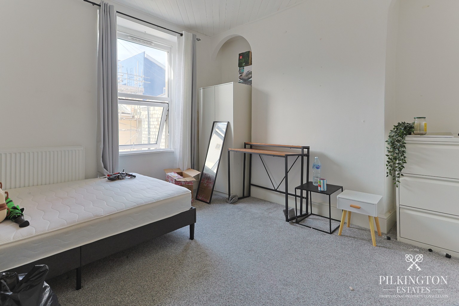 Recently Refurbished 6-Bed HMO £39,120 Annual Income License in Place - Vacant Possession Property image 5
