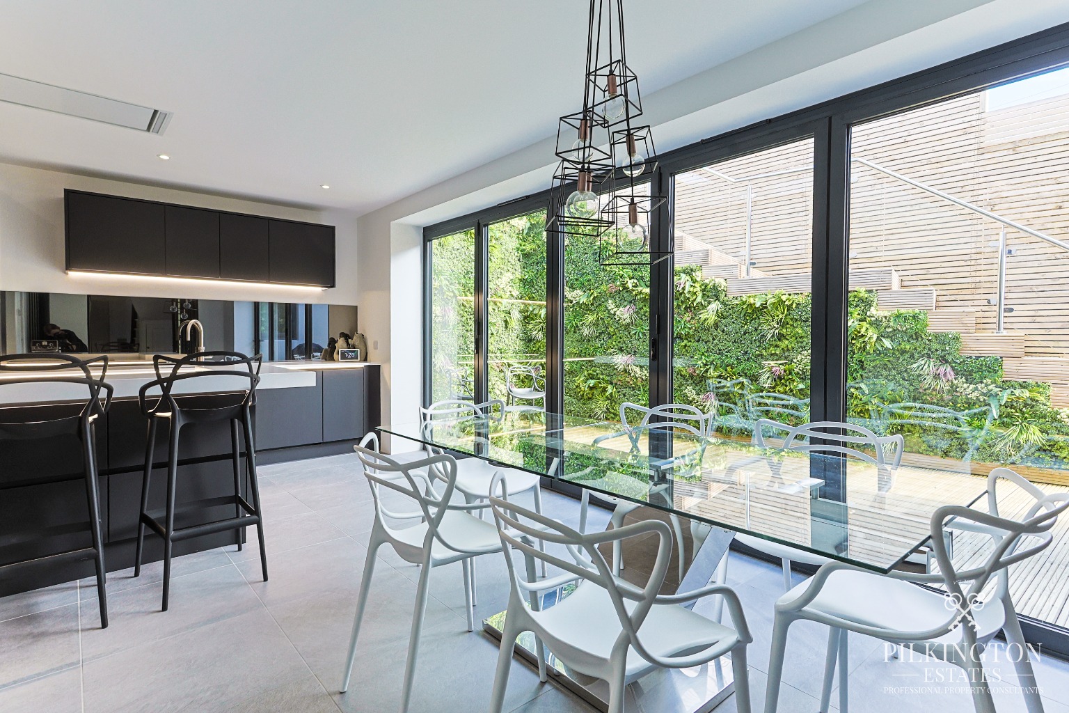 Exquisite Victorian Detached Villa with Breathtaking Contemporary Extension Property image 6