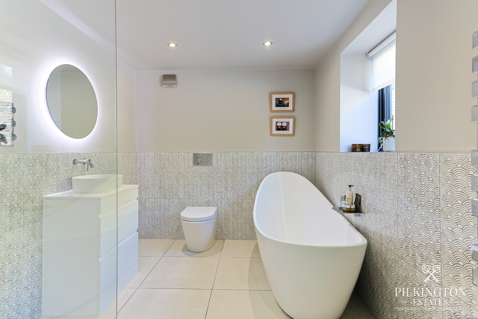 Exquisite Victorian Detached Villa with Breathtaking Contemporary Extension Property image 16