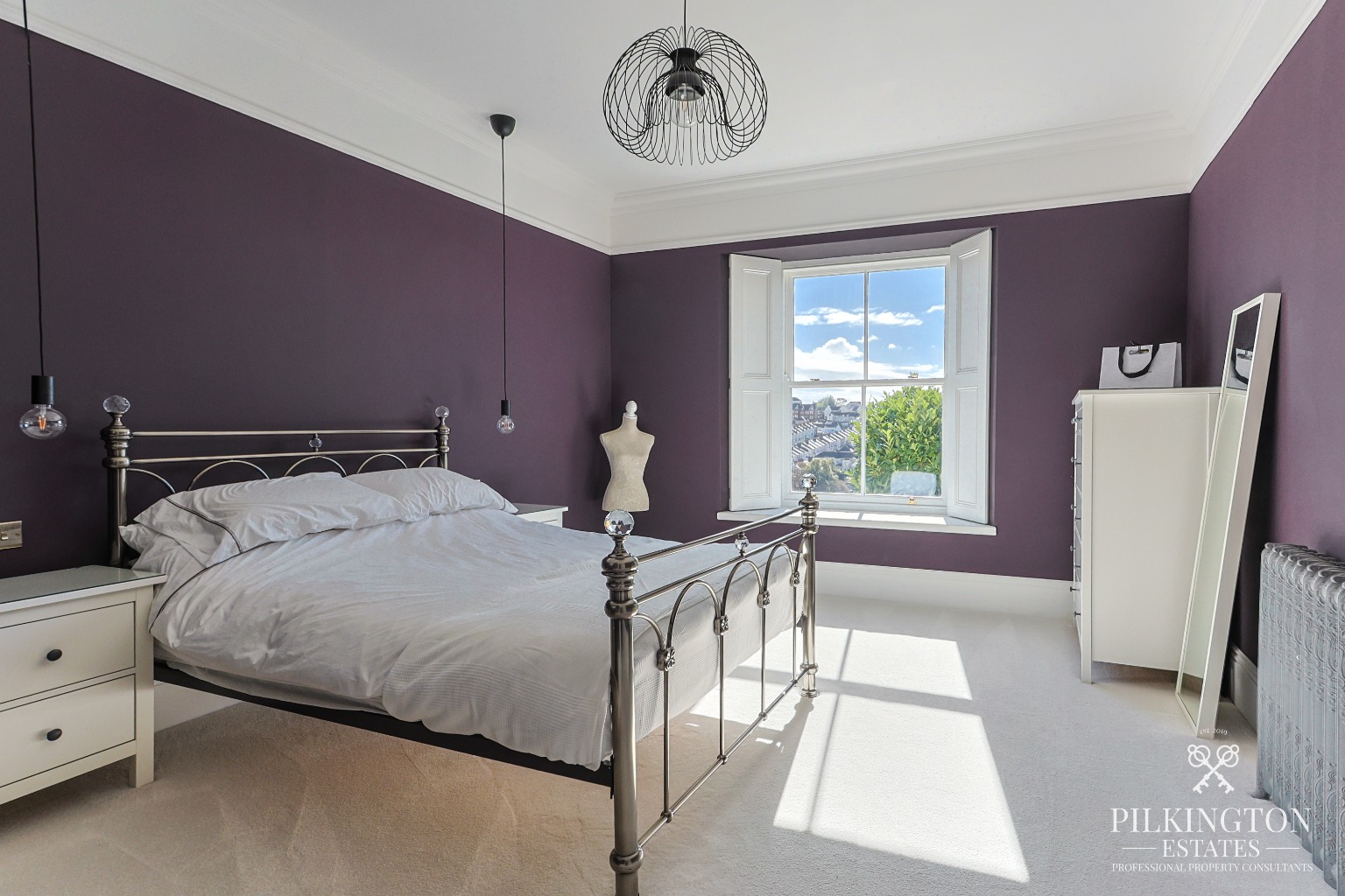 Exquisite Victorian Detached Villa with Breathtaking Contemporary Extension Property image 14