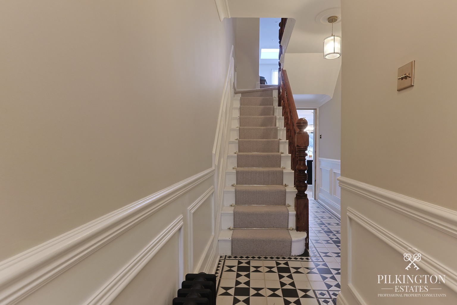A Truly Unique Character Home with Stunning Extension, South-Facing Garden & Bespoke Finish Property image 5
