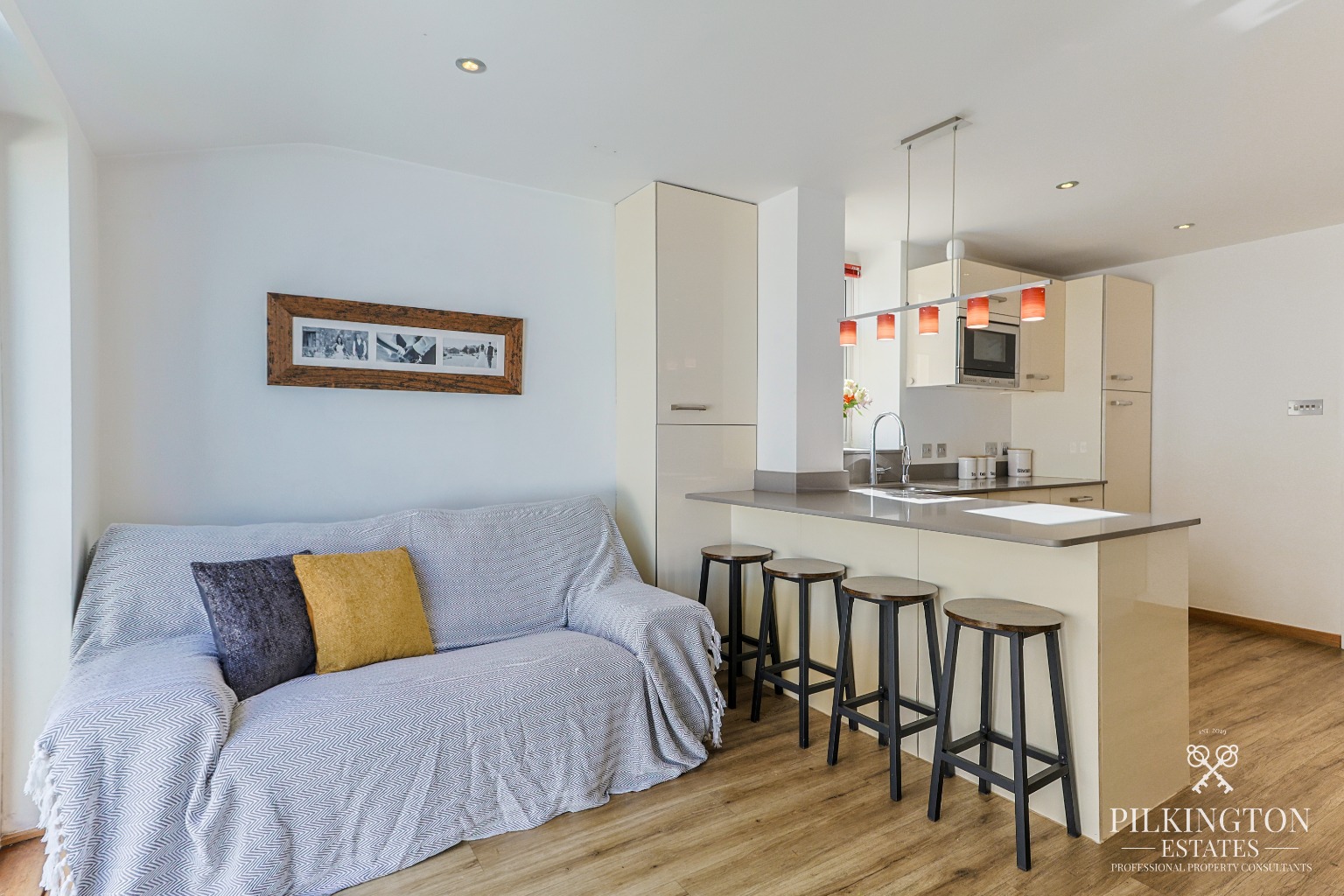 CHARACTERFUL FOUR-BEDROOM HOME IN SOUGHT-AFTER PEVERELL WITH A LARGE DETACHED DOUBLE GARAGE Property image 9