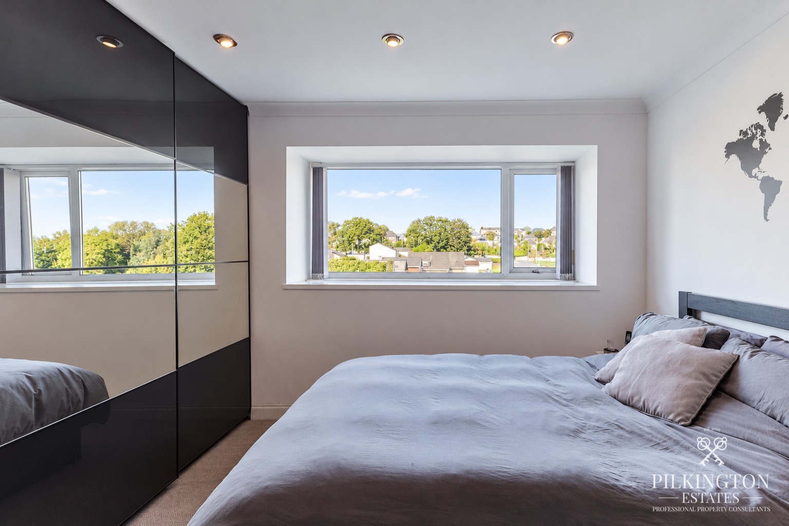 FOUR-STOREY HOME IN SOUGHT-AFTER PLYMSTOCK NO ONWARD CHAIN GARAGE & LANDSCAPED GARDENS Property image 6