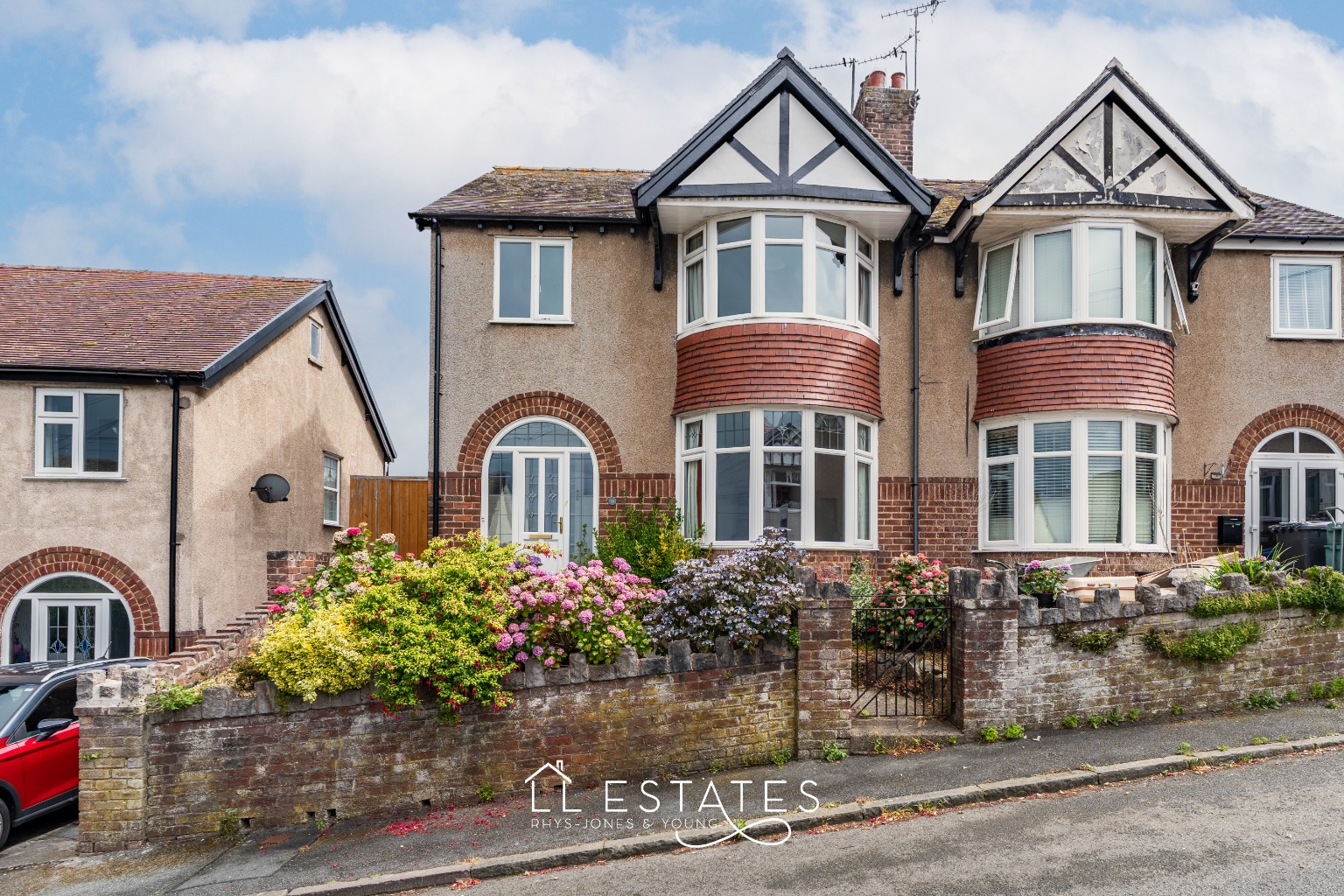 3 Bed-Semi in Old Colwyn Ready in need of work