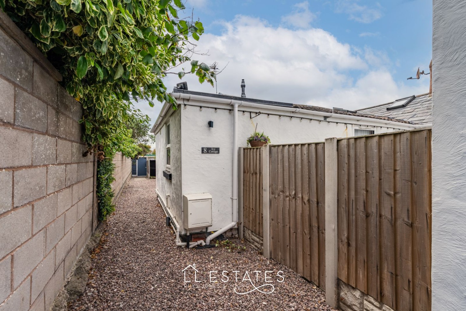Delightful Two Bedroom Cottage in a Tucked Away Location