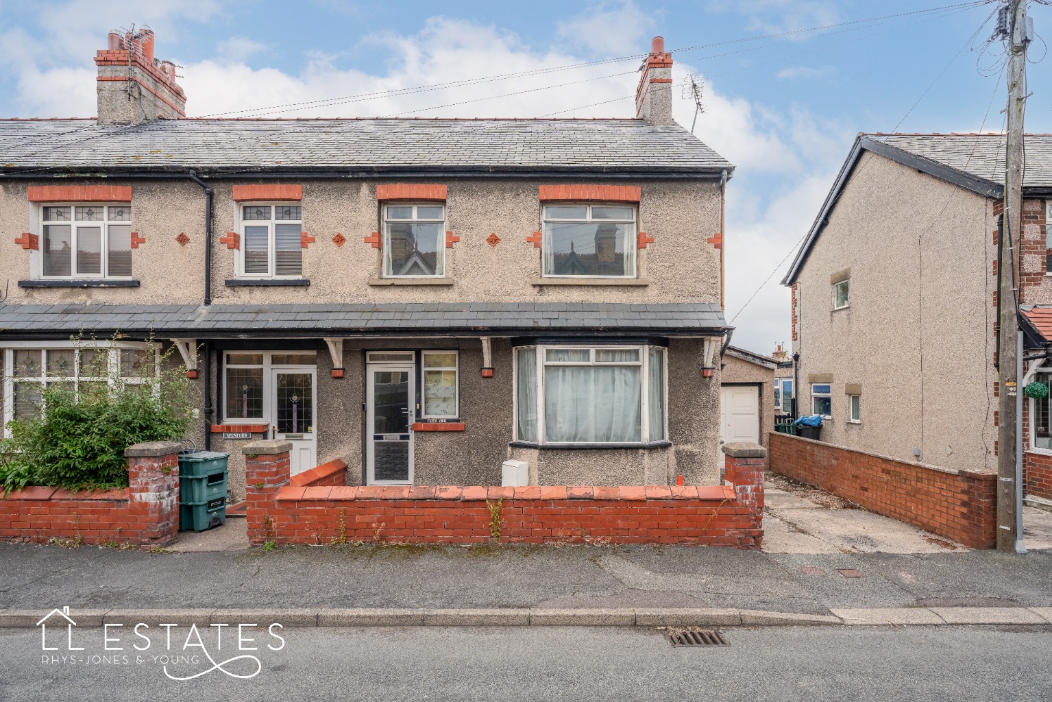 3 bedroom house in abergele in need of some TLC
