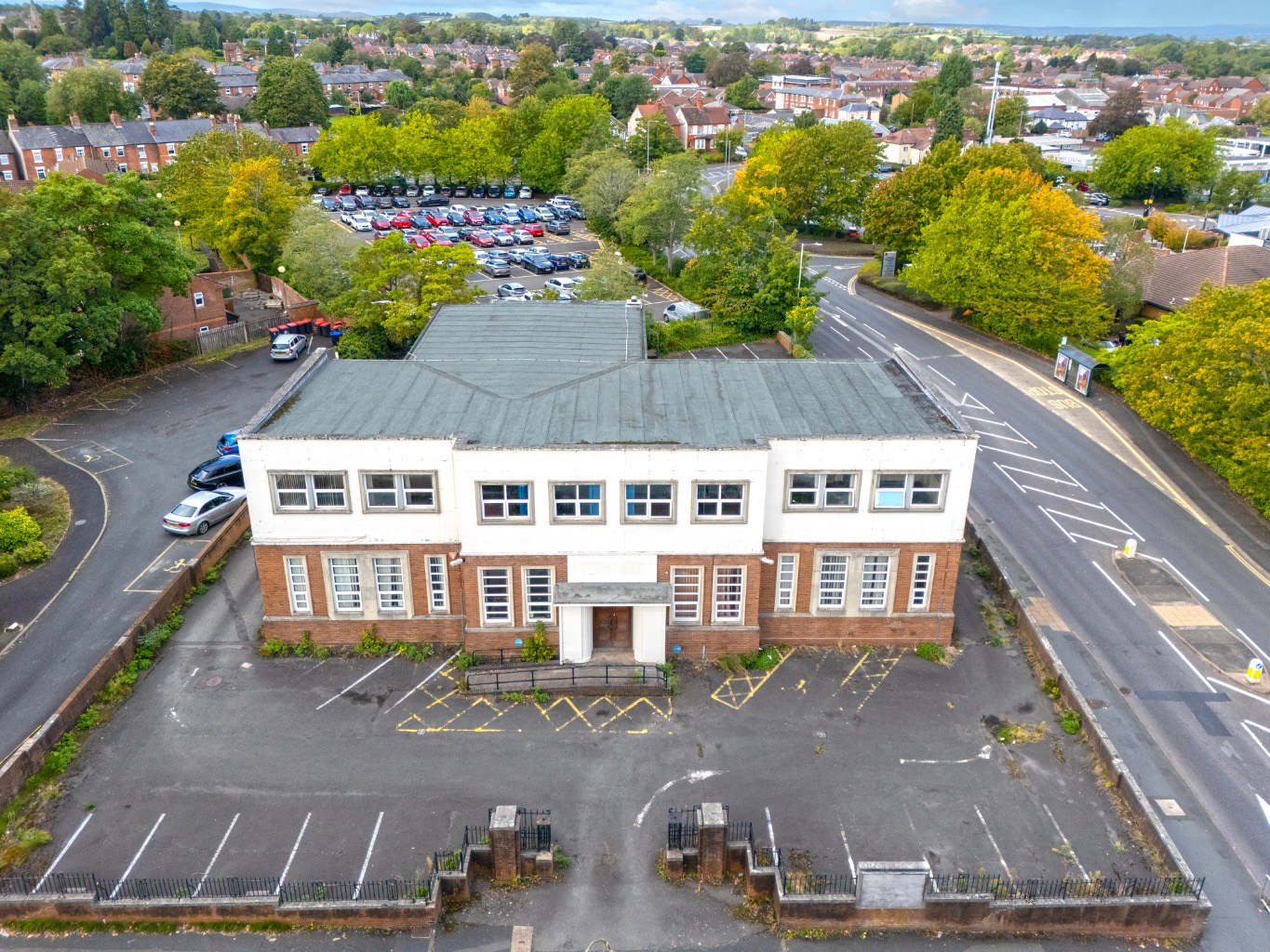 Planning approval for 10 apartments- gated development with lift and extensive parking