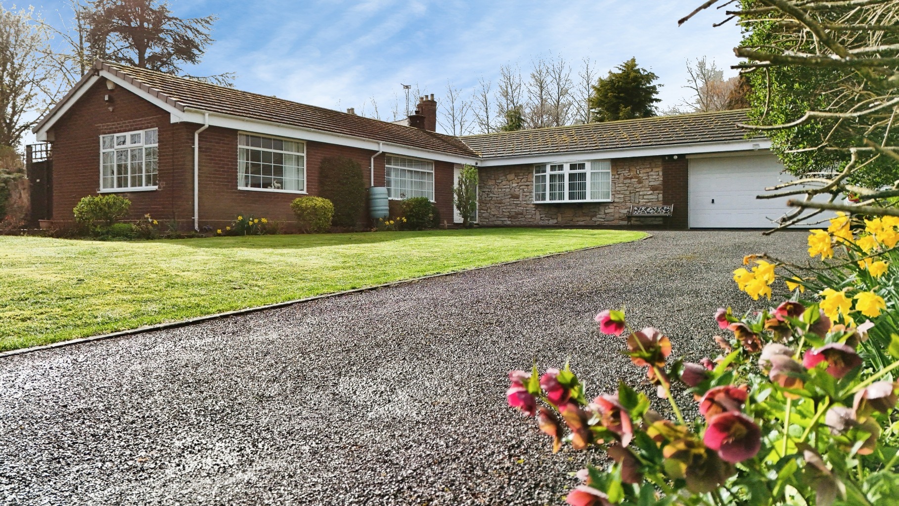 Spacious Detached Bungalow in Stirchley Village with Stunning Gardens