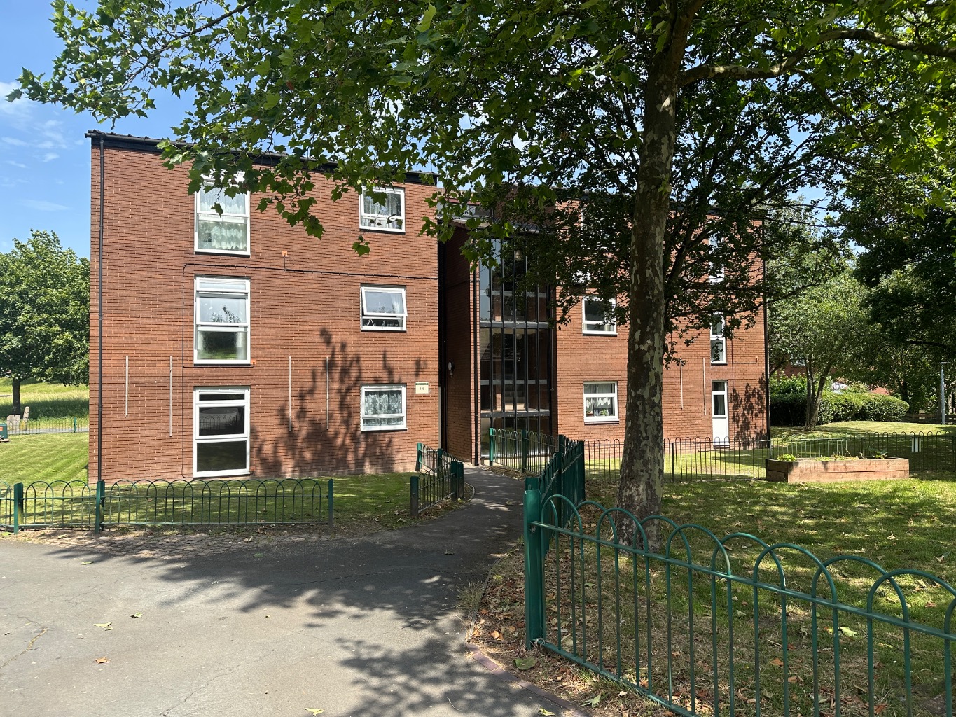 Refreshed Two-Bedroom Apartment in Hollinswood, Telford