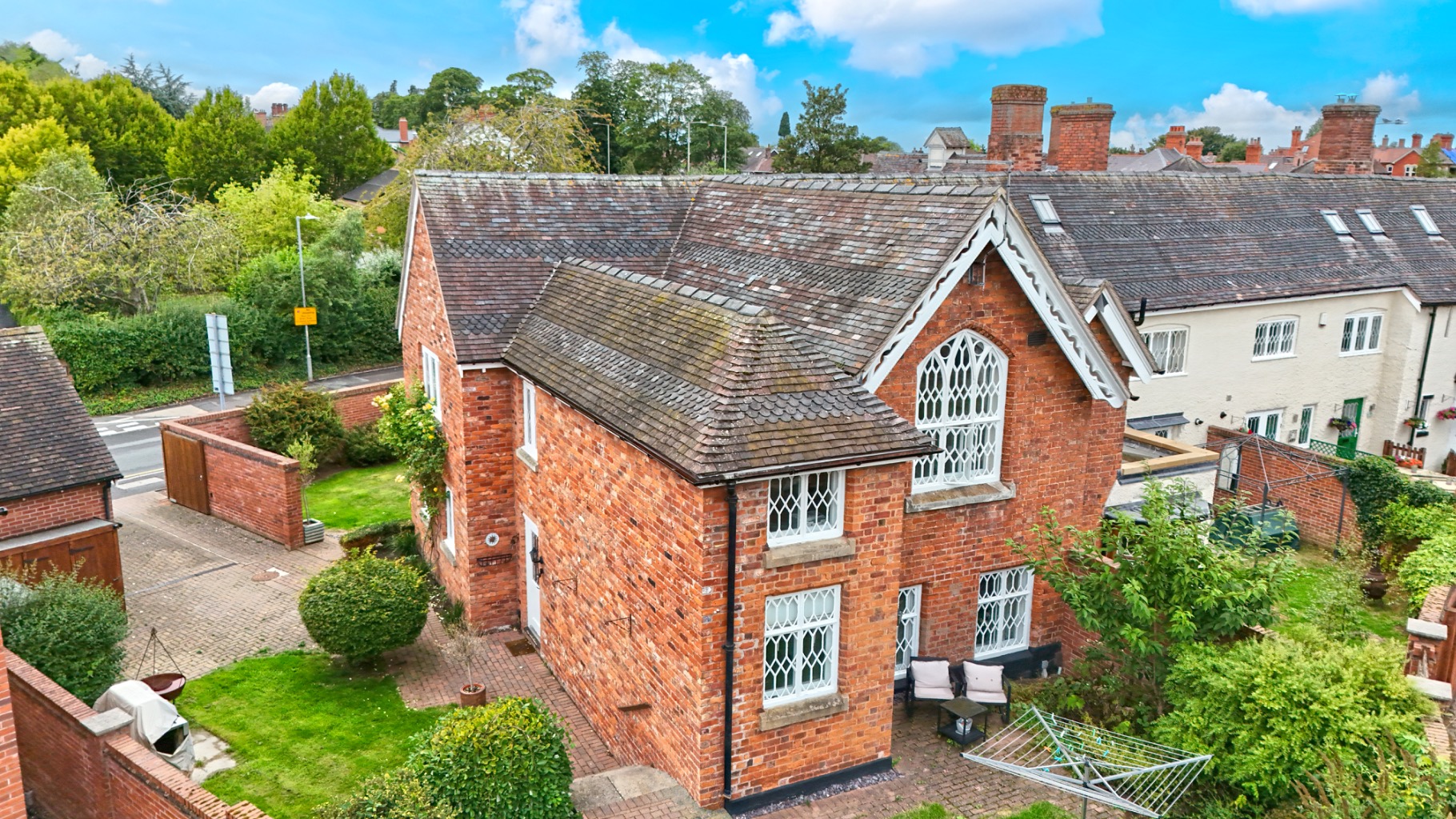 Superb Grade II Listed 4-Bed Character Home in Wellington