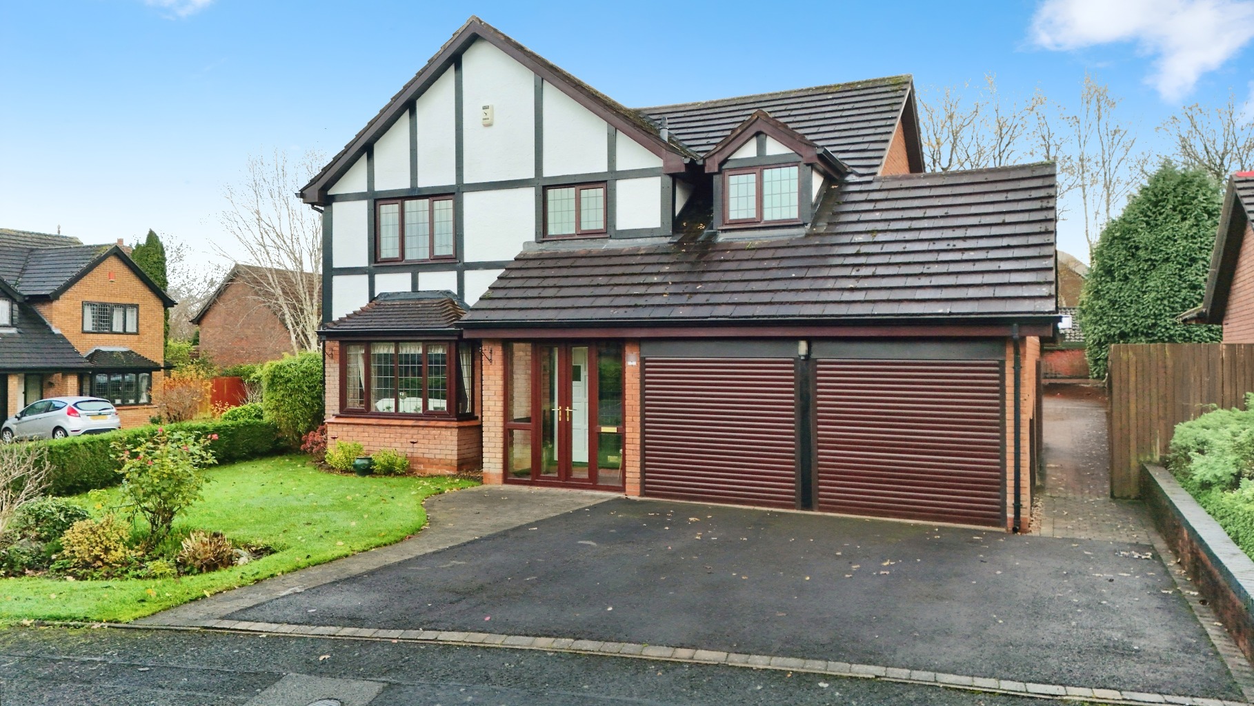 Prestigious Four-Bedroom Detached Home in Priorslee, Offering Family Living
