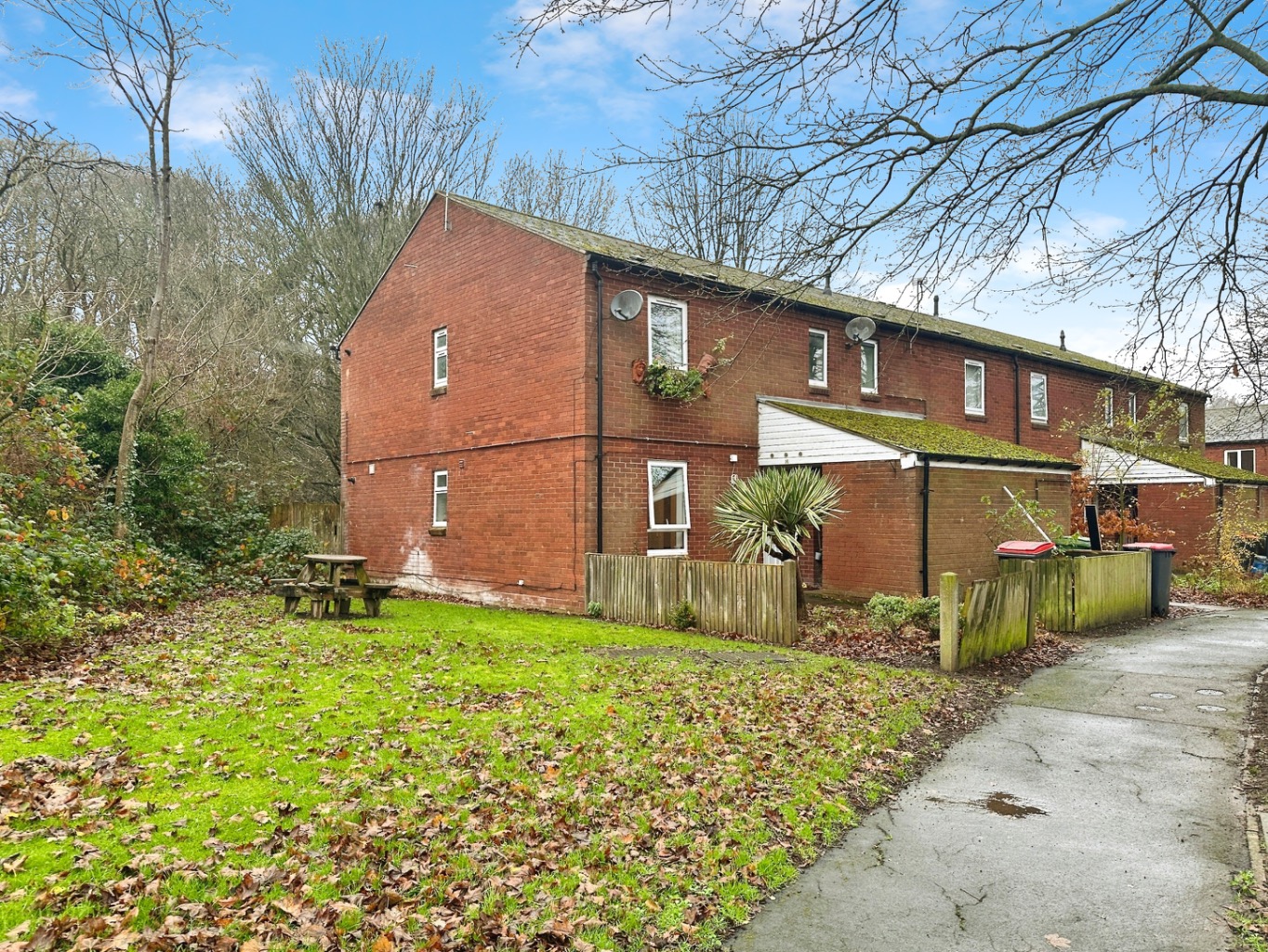 Spacious One Bedroom Ground Floor Apartment with Private Garden in Wrockwardine Wood