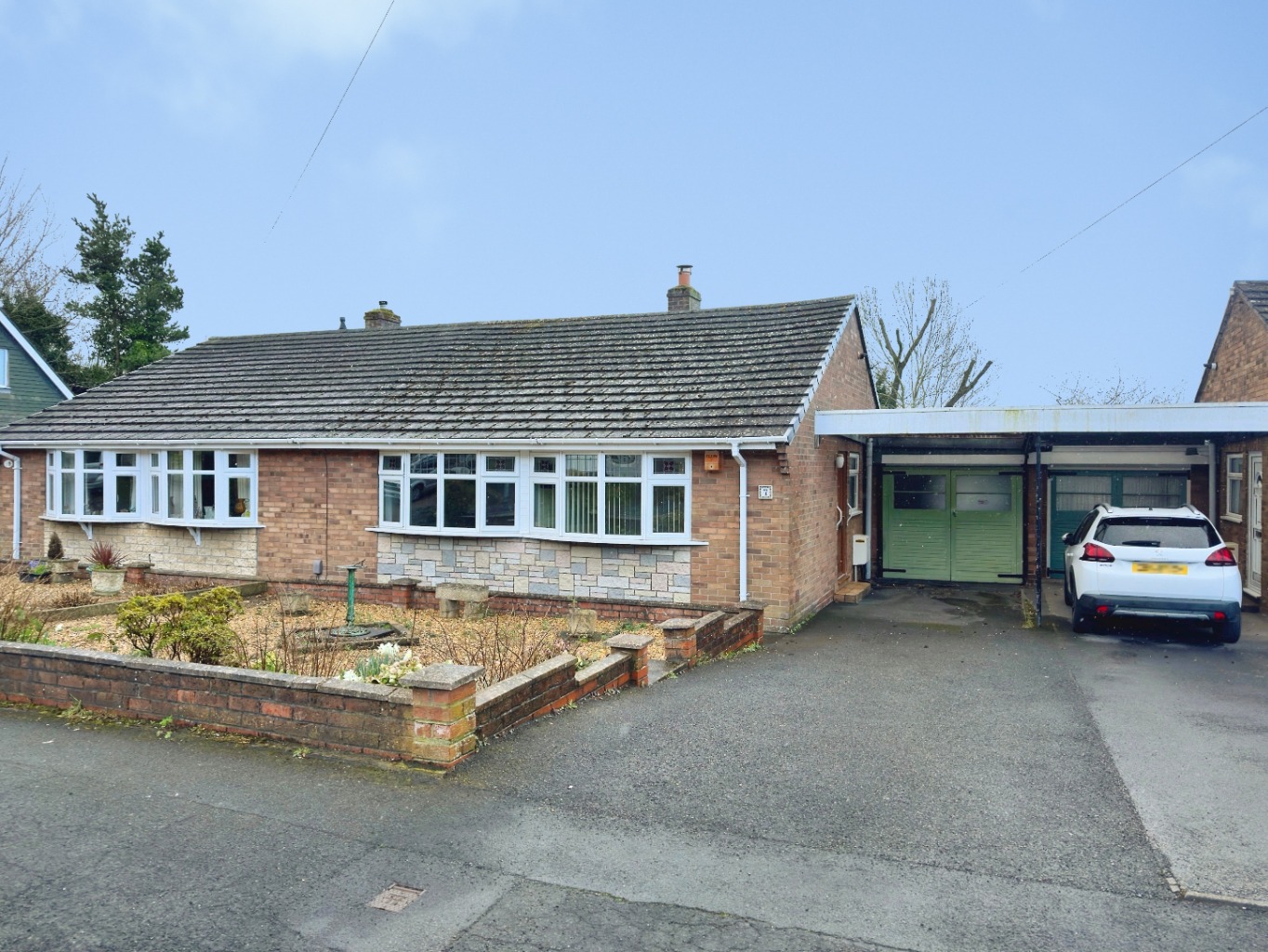 Delightful Two-Bedroom Bungalow with Garage & Workshop, Telford