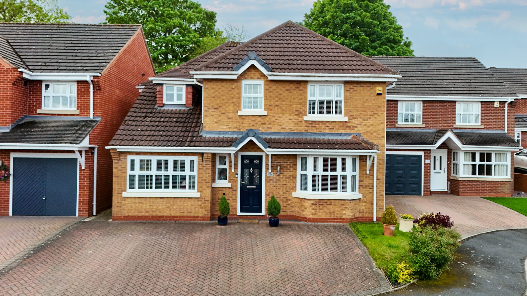 Detached 4-Bed Home in Ironstone Close, Telford with Garage Conversion