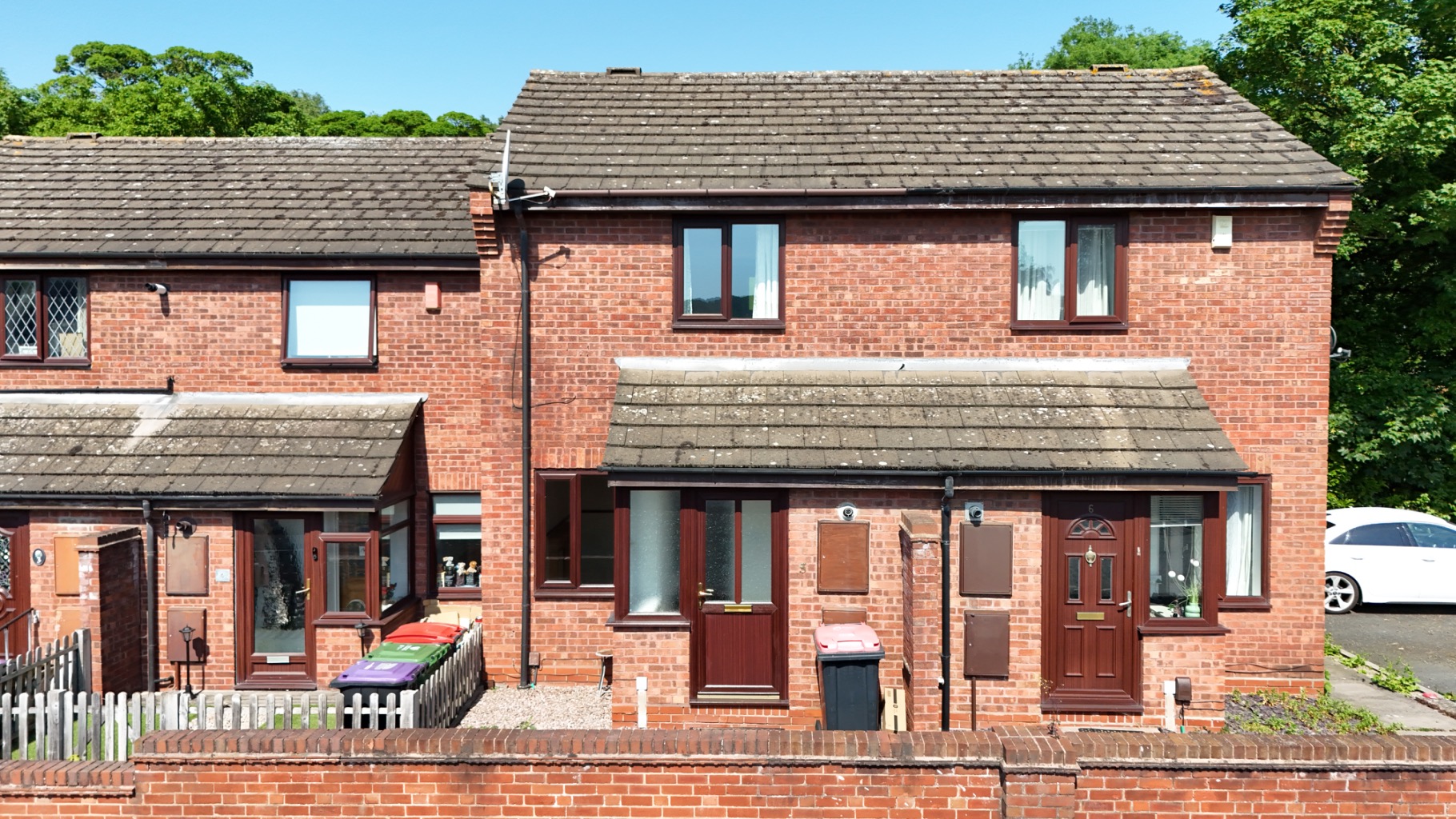 Charming 2-Bed Terrace in Arleston, Walk to Wellington Centre