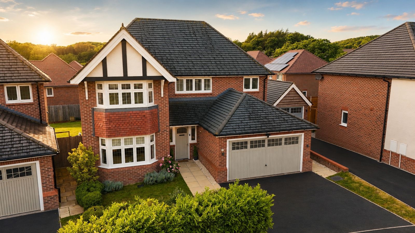 Stunning Luxury Redrow Henley Detached Home - 4 Bed, 3 Bath, Approximately 5 Years NHBC Warranty