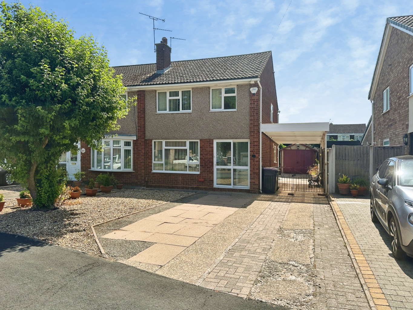 Spacious Three Bedroom Semi-Detached House in Wellington