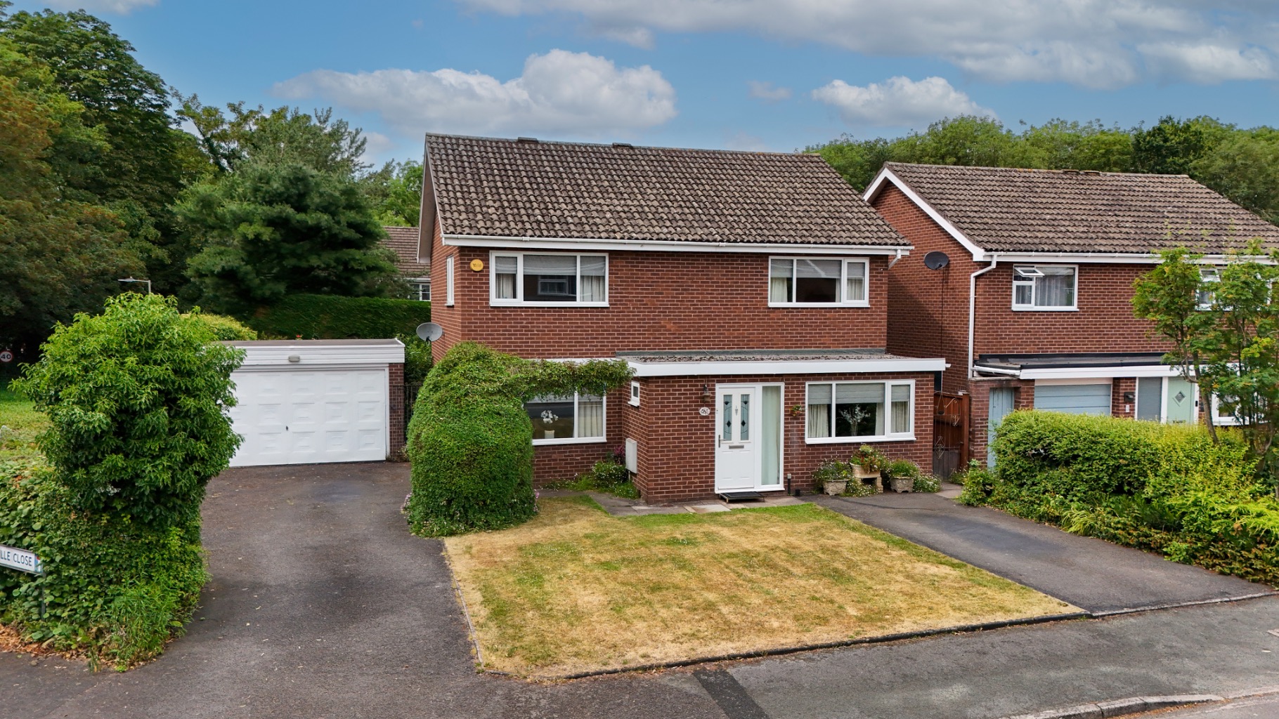 Spacious 4 Bed Detached Family Home, Double Garage, Wellington
