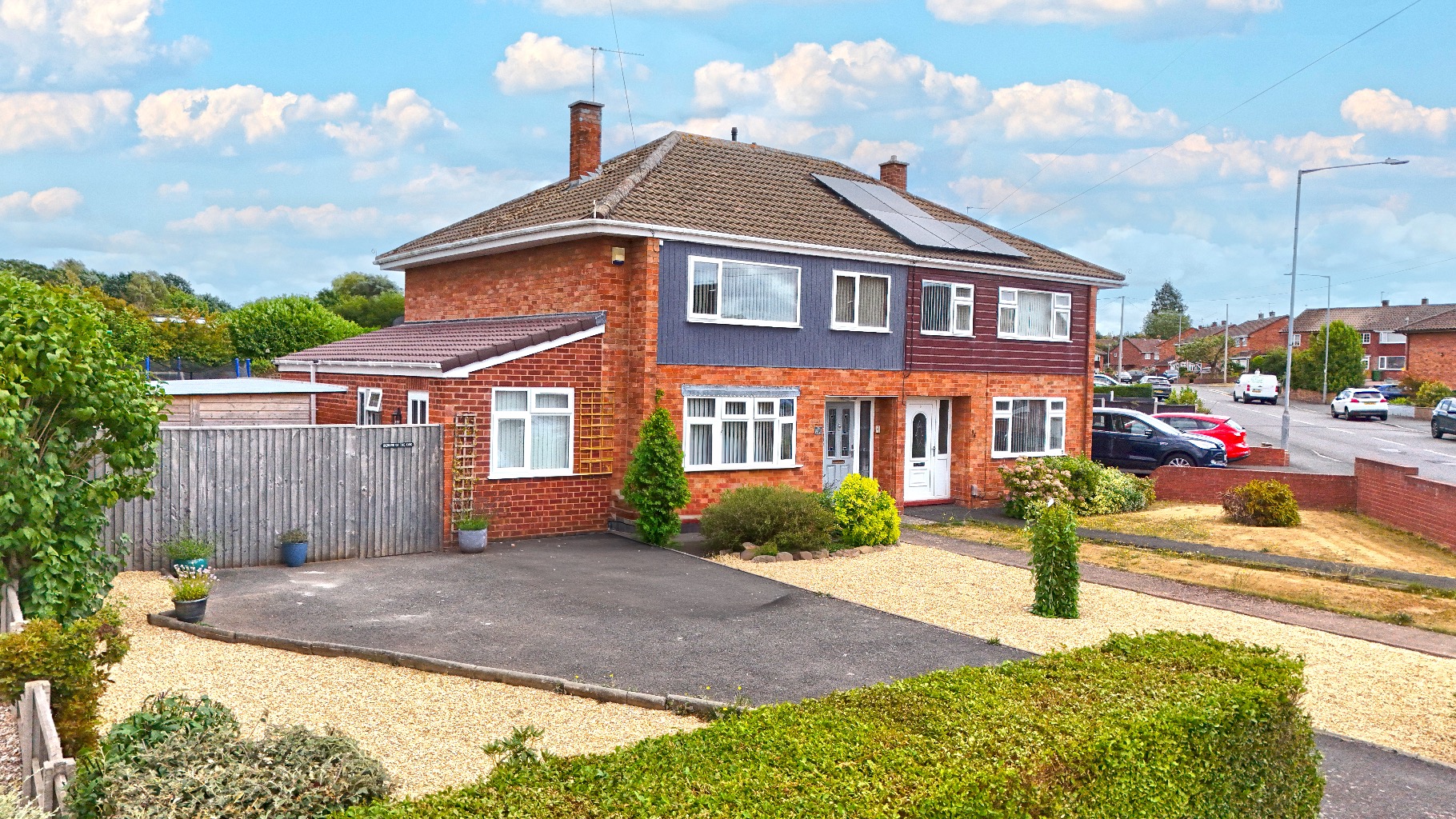 Extended 3 Bed Semi-Detached Home in Popular Wellington