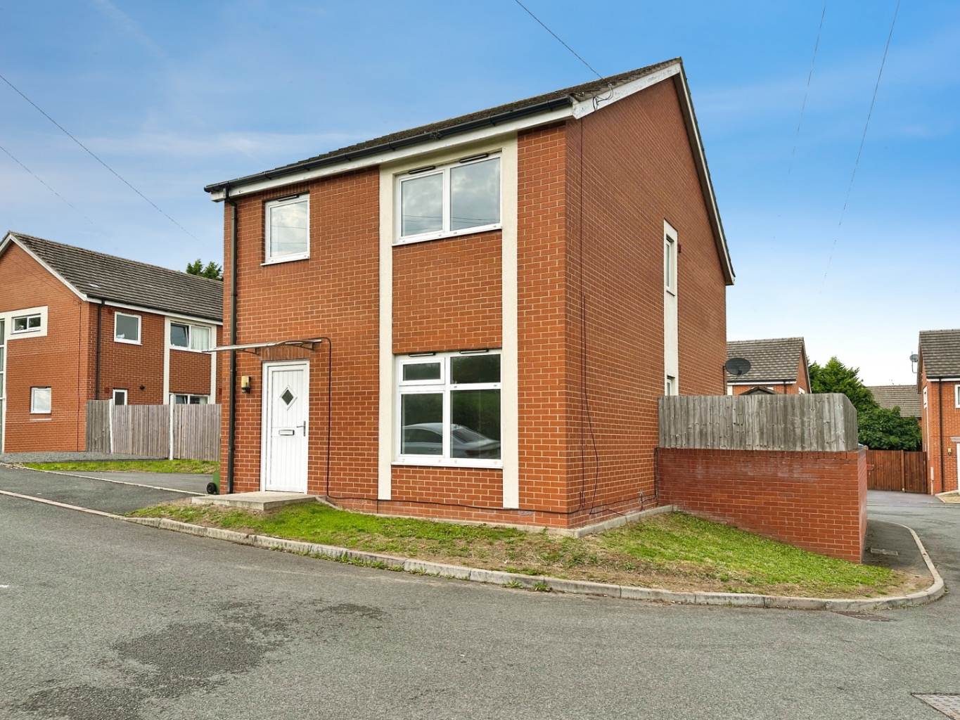 Modern Four Bedroom Detached Family Home in Westone Close