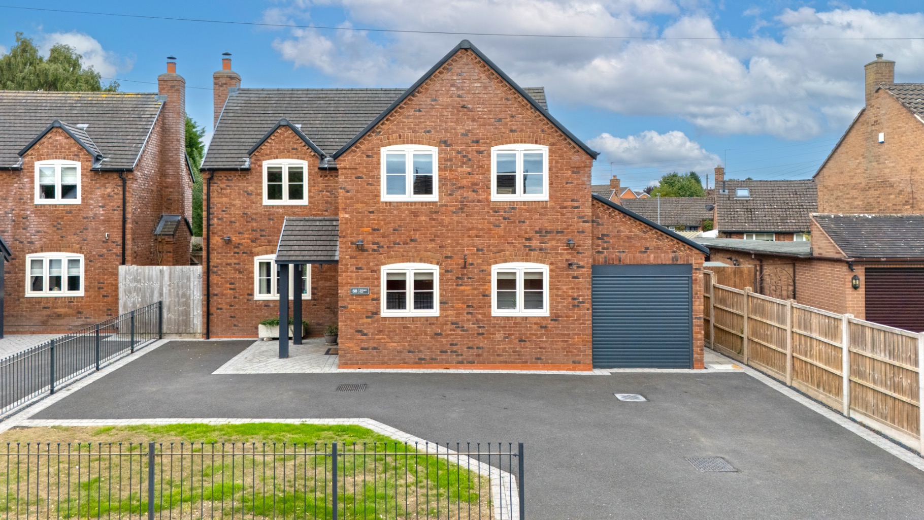 Stunning High Spec 3 Bed Detached Family Home in Muxton