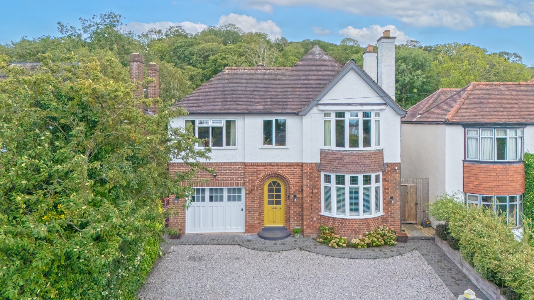 Outstanding Extended Five Bedroom Home in Sought After Location with No Upward Chain Outstanding Extended Five Bedroom Home in Sought After Location with No Upward Chain