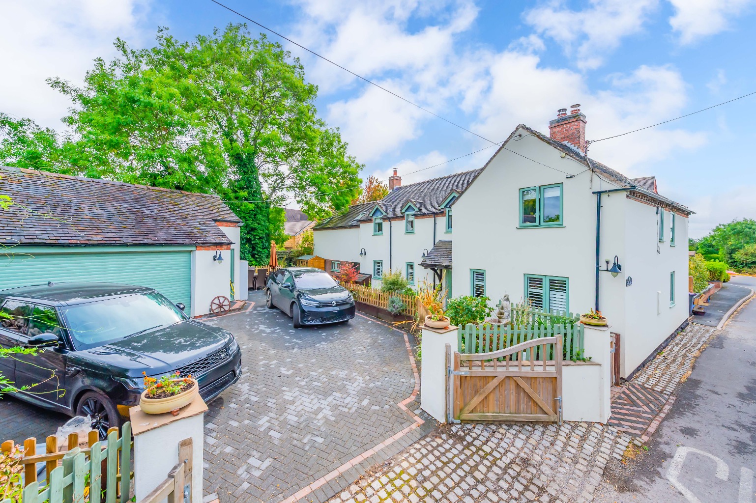 Extended 4 Bed Detached Home with Annexe in Rural Shropshire