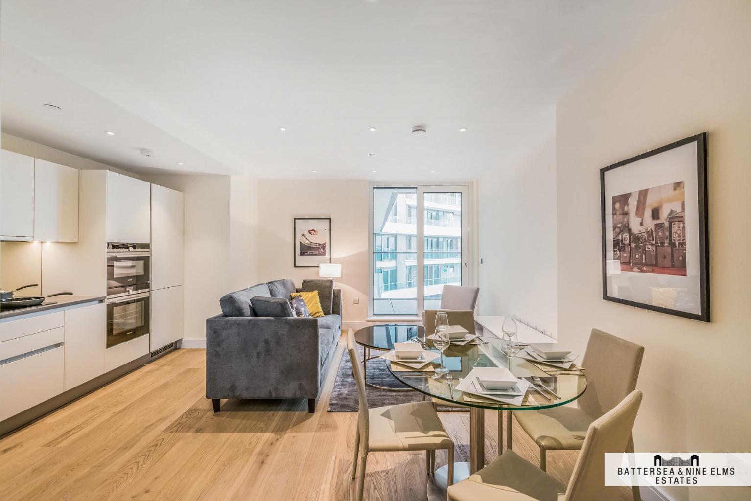 Elegant One-Bedroom Apartment with Park Views in Vista Cascade, Chelsea Bridge Wharf