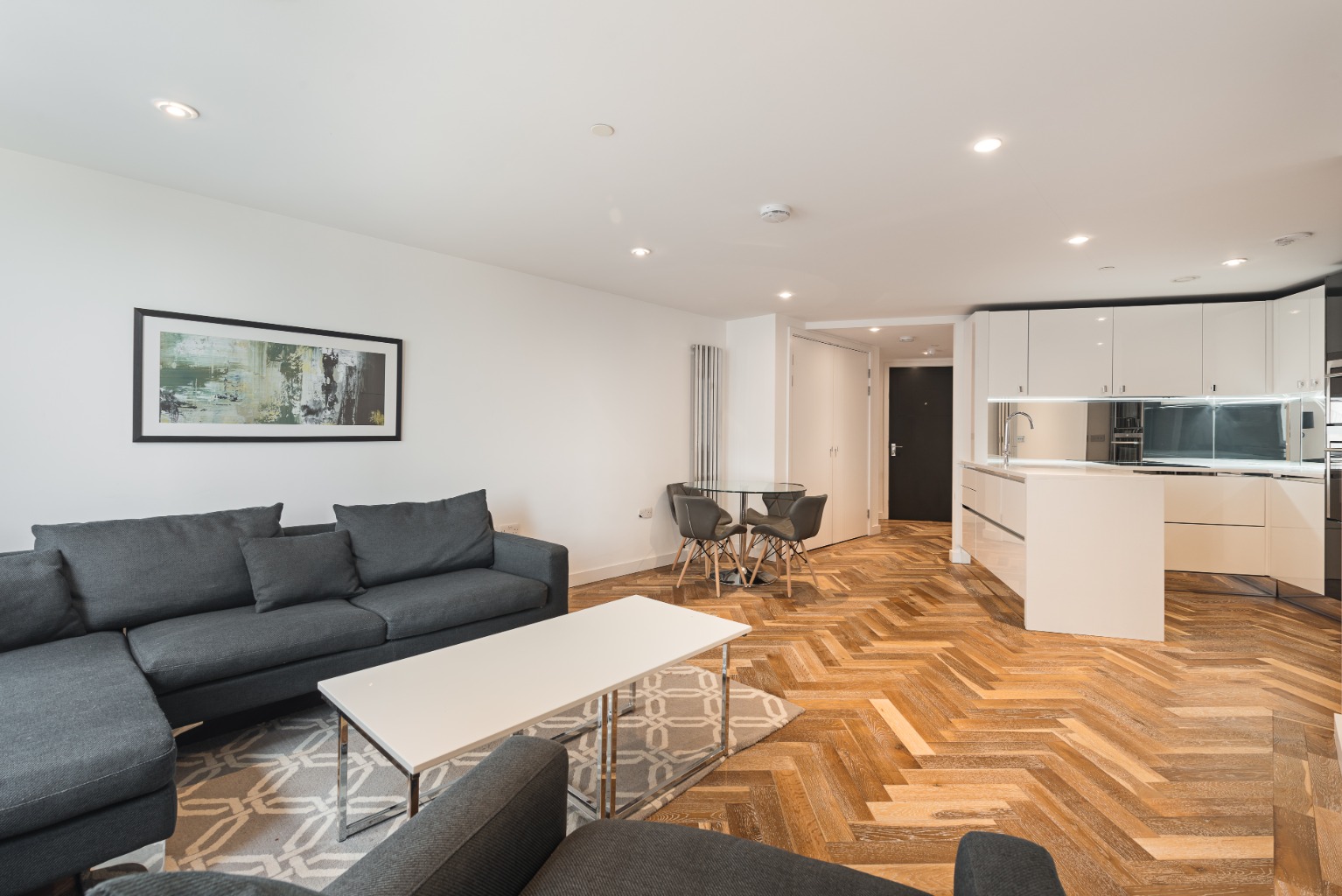 Luxury 12th Floor 2-Bed Apartment in Eagle Point, Old Street