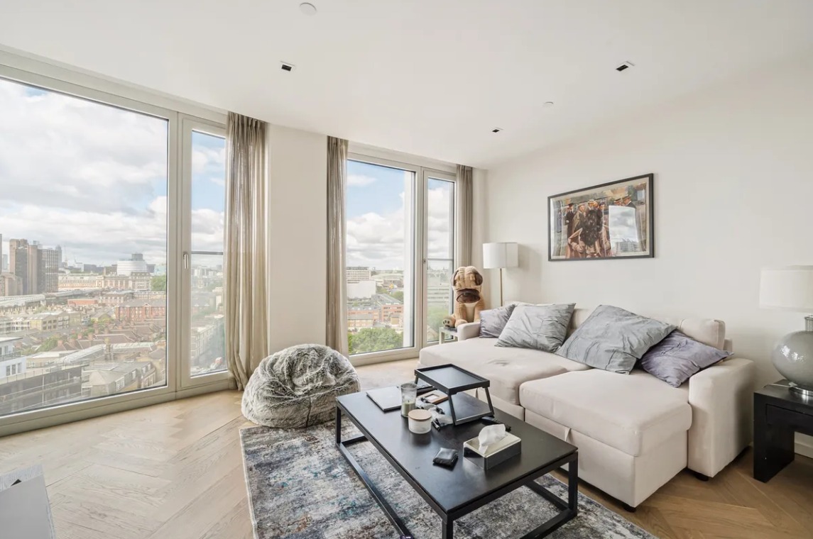 Luxury One-Bedroom Apartment Southbank Tower, Upper Ground, SE1 Luxury One-Bedroom Apartment Southbank Tower, Upper Ground, SE1