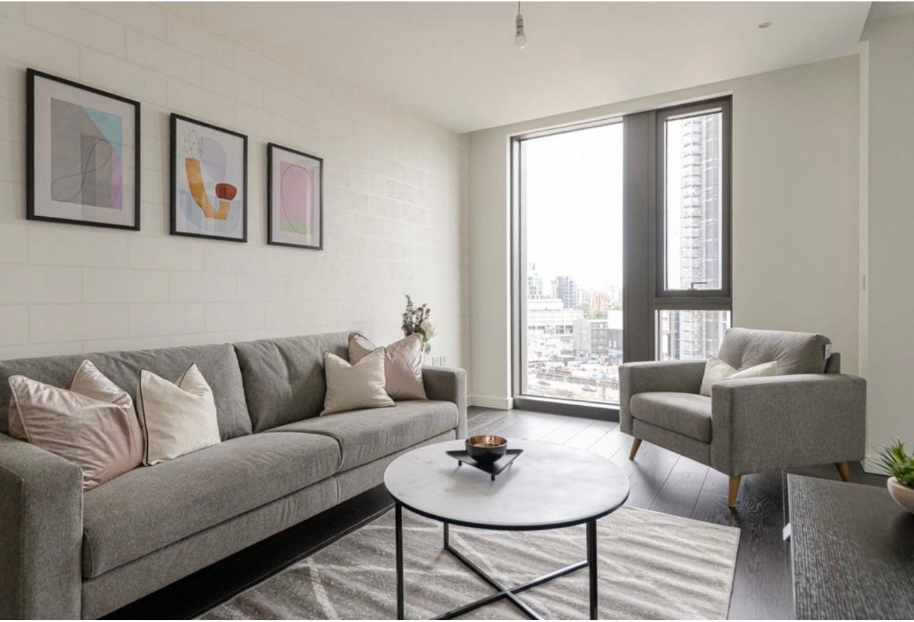 Luxury 1-Bed Apartment in Bondway: Versace Interiors, Zone 1 Living