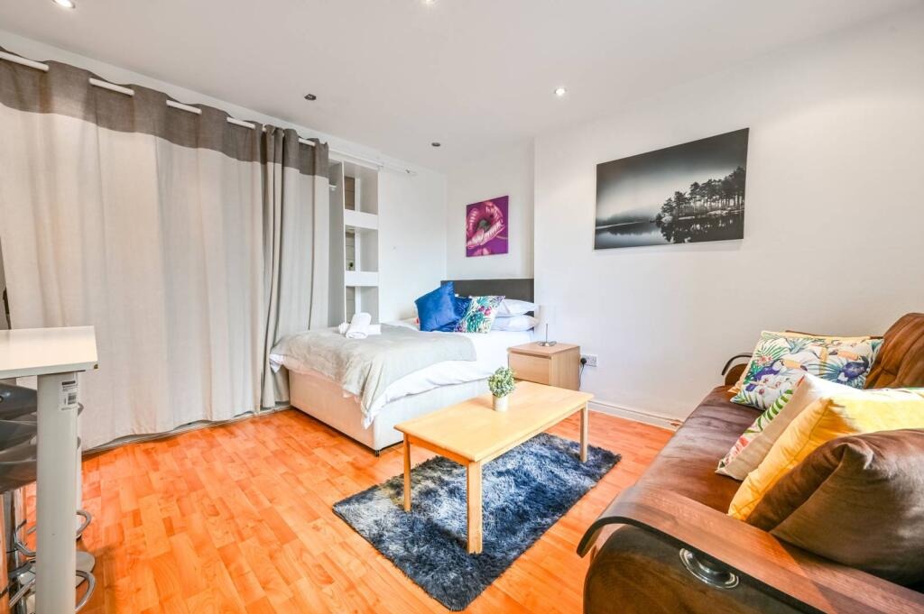 Charming Studio Apartment in Prime Paddington, London W2