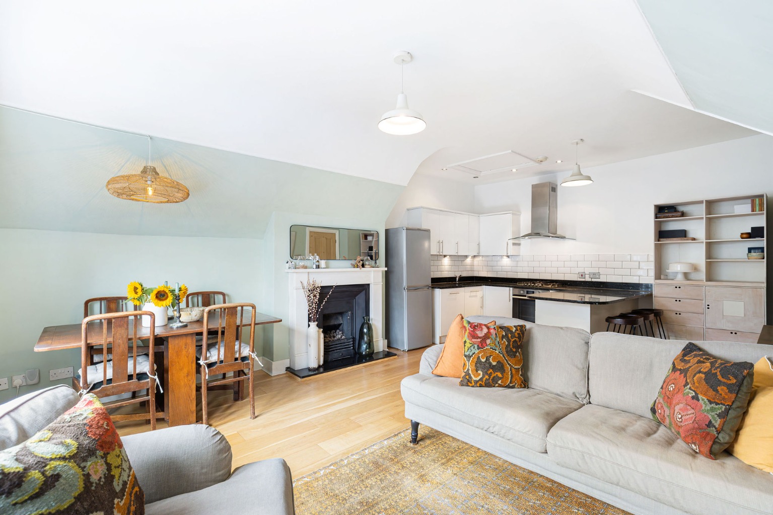 Elegant Edwardian One Bedroom Apartment on Richmond Hill, Chain Free