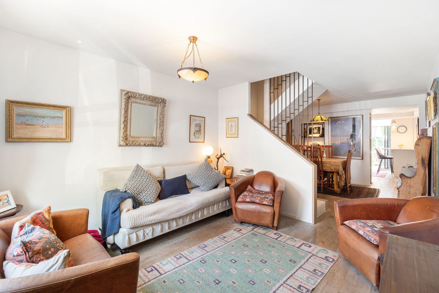 Alberts Cottage: Two Bedroom Richmond Home with South Facing Garden