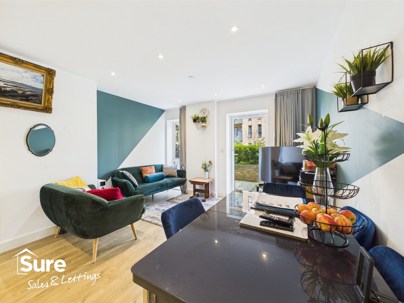 Modern, One-Bedroom Apartment with Private Outdoor Space in HP1 Postcode.