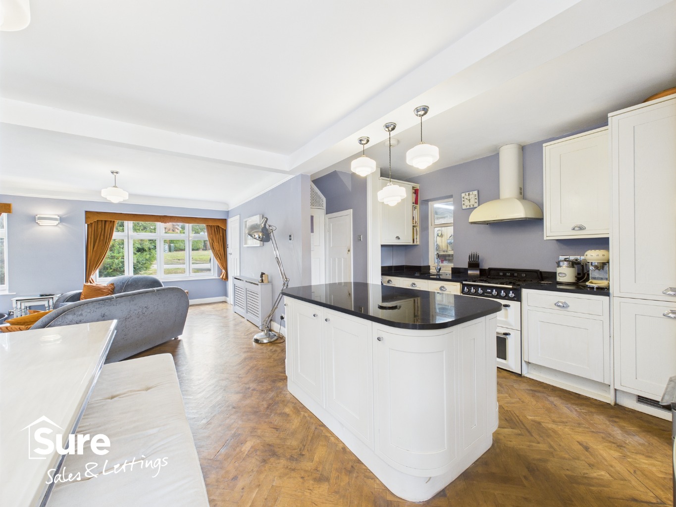 Charming Three-Bedroom Semi-Detached Home in Desirable Hemel Hempstead