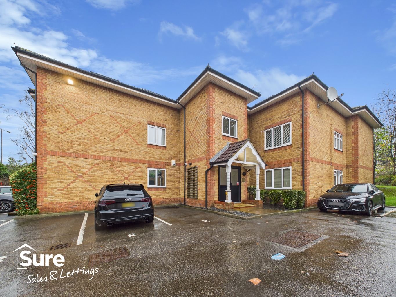 High Specification One Bedroom Apartment with Allocated Parking in Bricket Wood