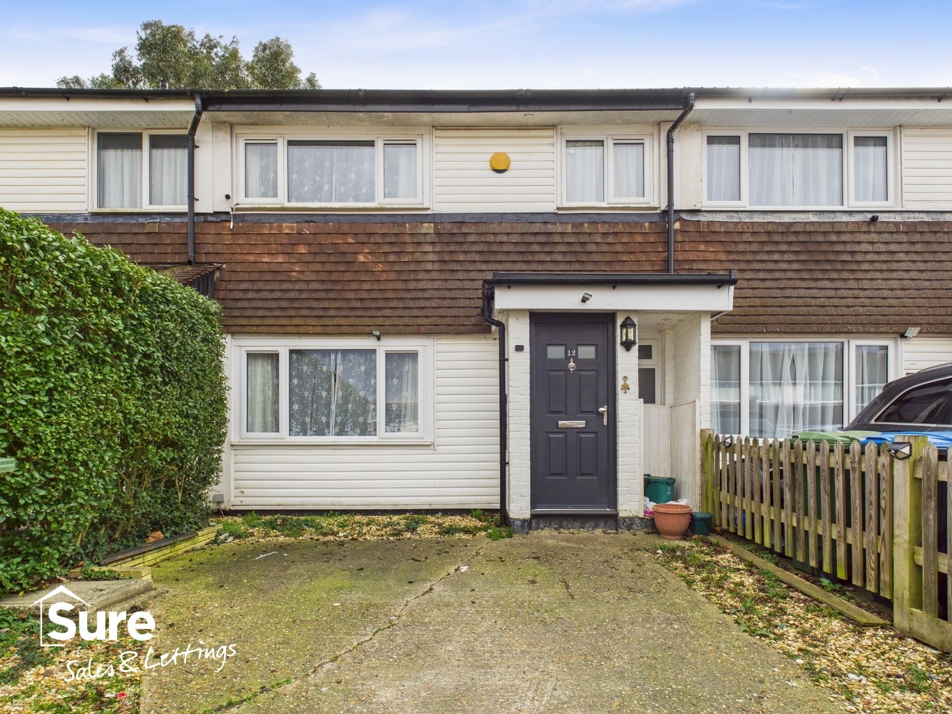 Charming Three-Bedroom Terraced Home in HP2 with Driveway & Private Rear Garden.