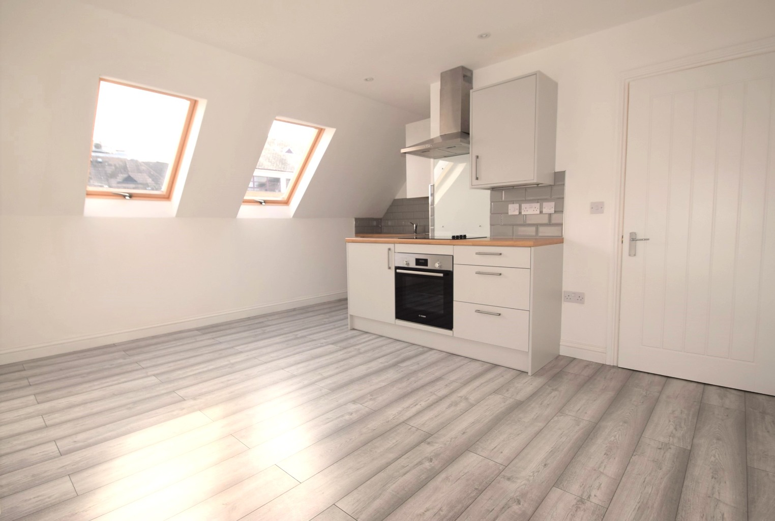 Luxury Two Bedroom City Centre Apartment with Parking