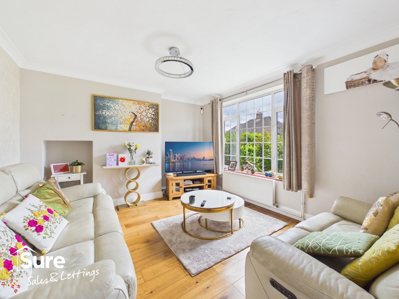 Spacious Four Bedroom Semi-Detached Home in Hemel Hempstead