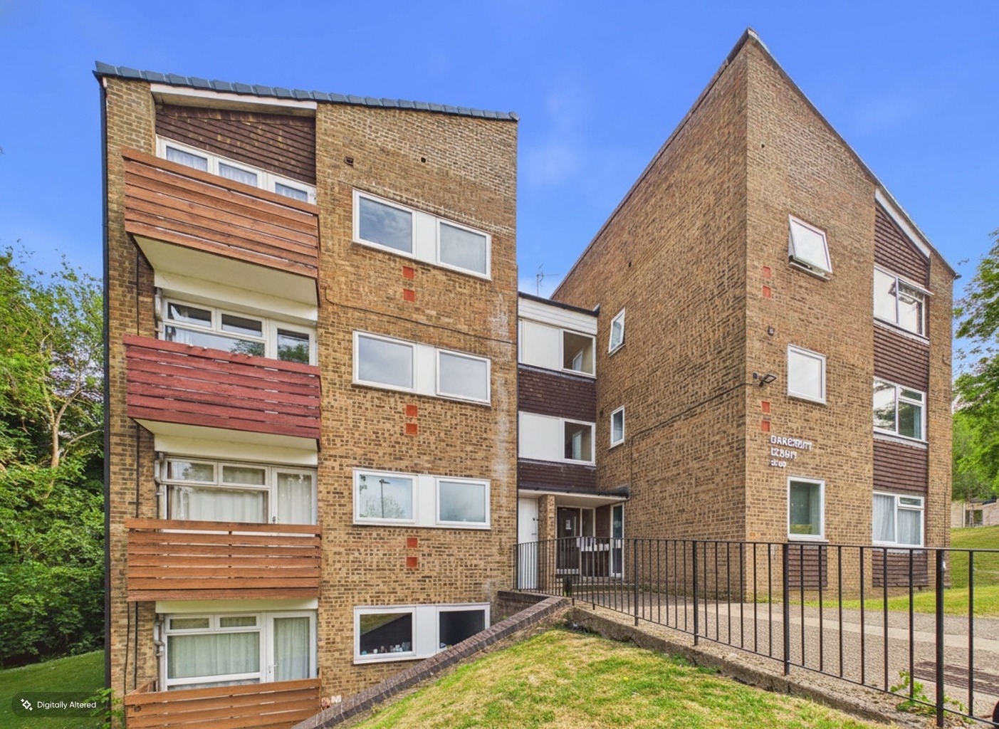 Bright Two Bedroom Top Floor Apartment with Balcony in Hemel Hempstead
