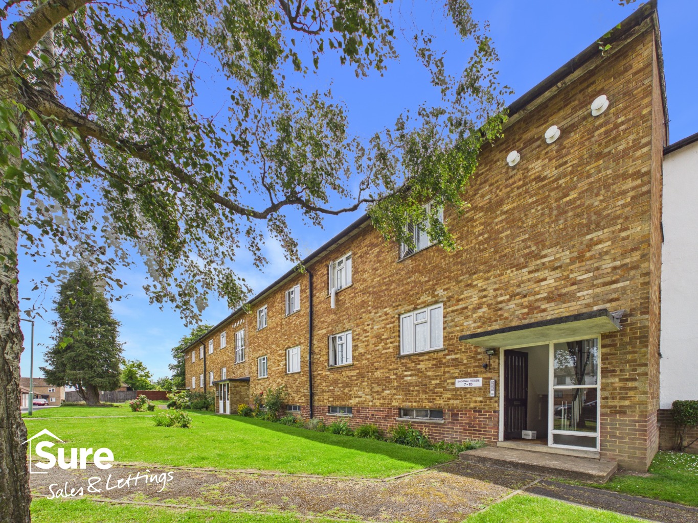 Bright Two Bedroom Apartment in Desirable Abbots Langley Location