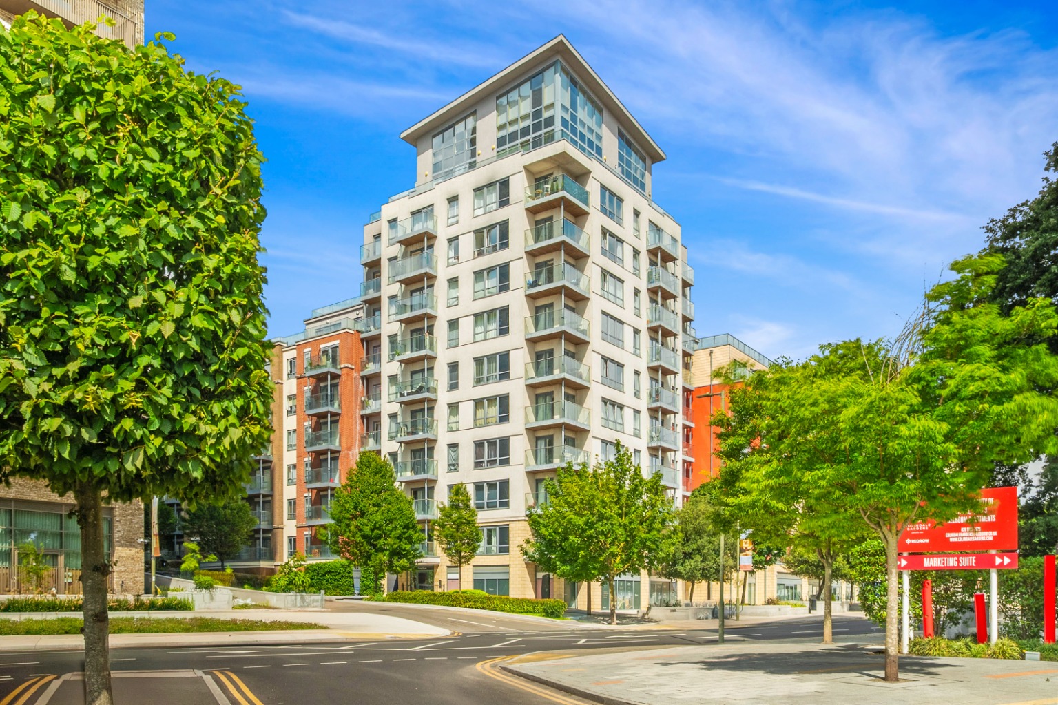 Modern Two-Bedroom Apartment in Envoy House, Colindale, Chain Free