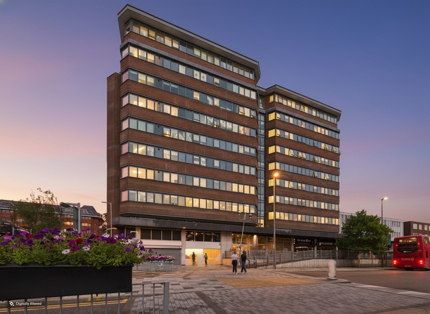 Bright One Bedroom Apartment in Marlowes Town Centre