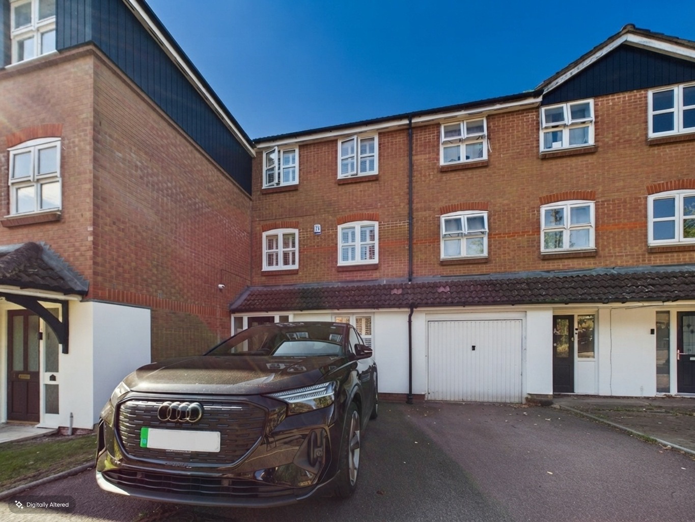 Beautifully Presented Four Bedroom Townhouse Near Apsley Marina with EV Point