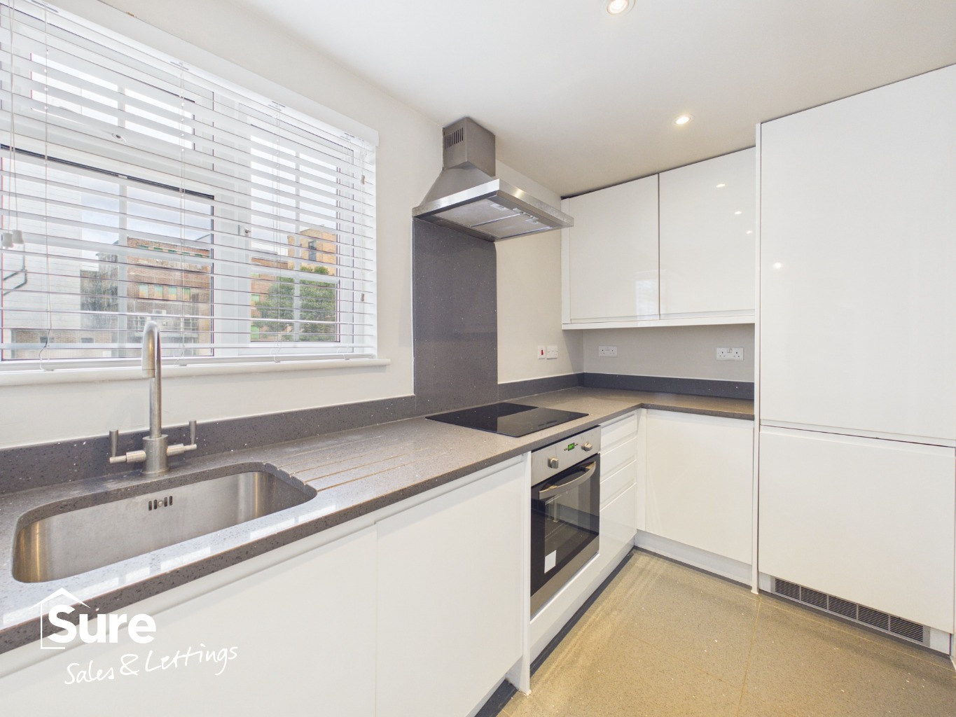 Studio Apartment - Bank Court, Hemel Hempstead, Hertfordshire